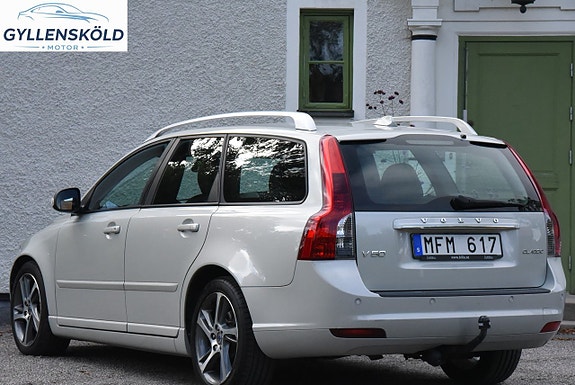 Volvo V50 3 of 15