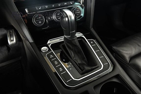 Volkswagen Passat Alltrack 13 of 18