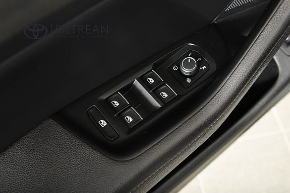Volkswagen Passat Alltrack 9 of 18