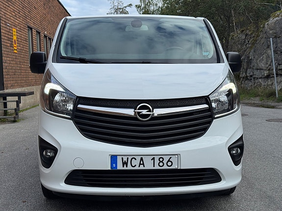 Opel Vivaro 8 of 21