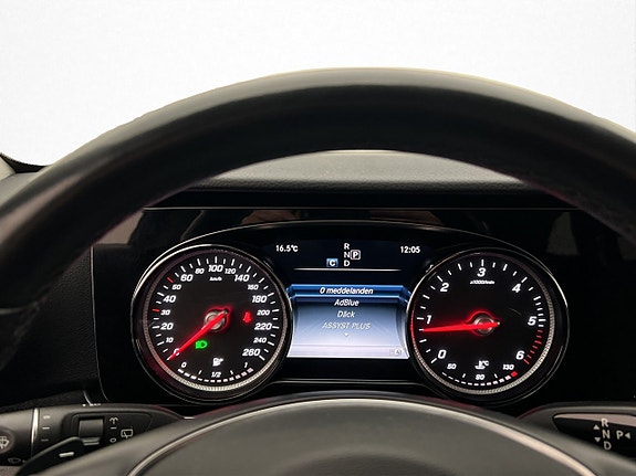 Mercedes-Benz E200 18 of 30