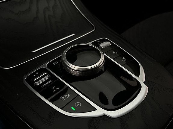 Mercedes-Benz E200 29 of 30