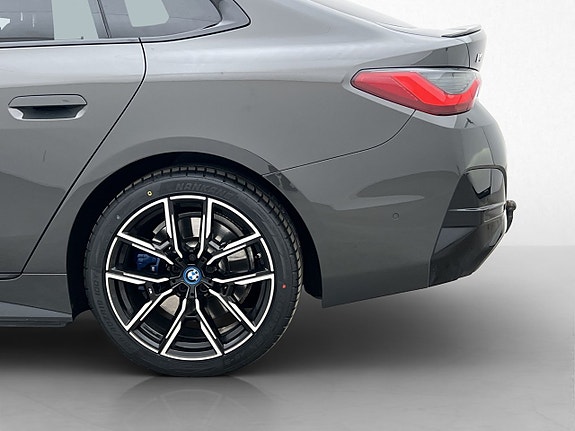 BMW i4 22 of 30