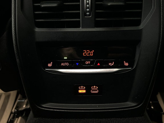 BMW i4 27 of 30