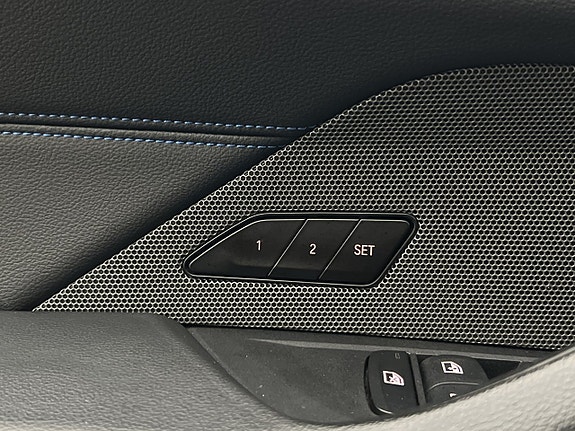 BMW i4 26 of 30