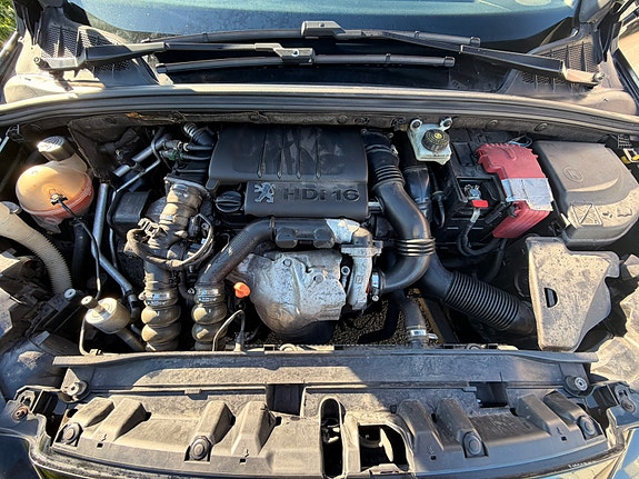 Peugeot 308 15 of 17