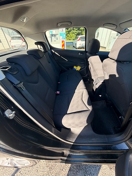 Peugeot 308 8 of 17