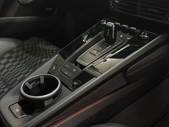 Porsche 992 9 of 28