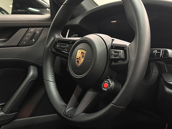 Porsche 992 13 of 28