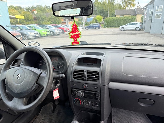Renault Clio 8 of 9