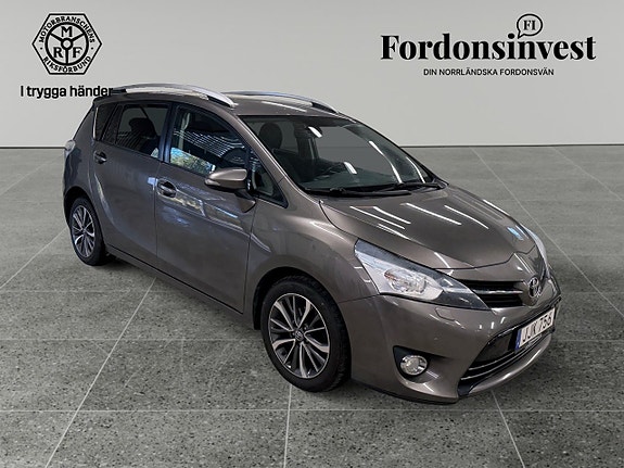 Toyota Verso 2 of 17