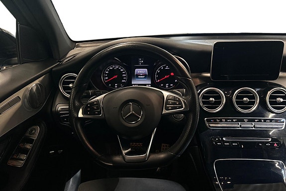 Mercedes-Benz GLC250 16 of 27