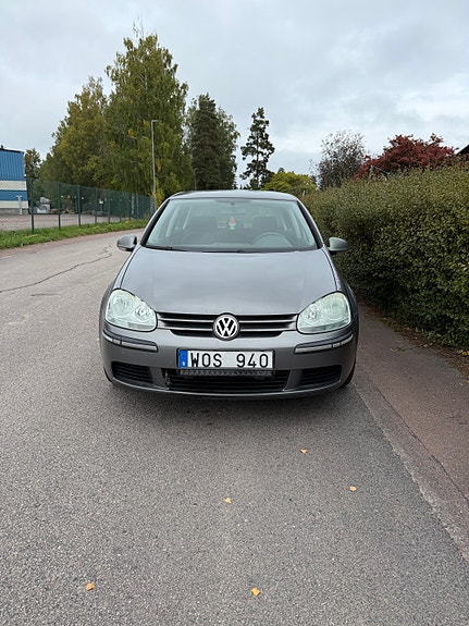Volkswagen Golf V 2 of 4