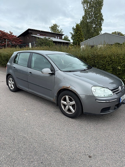 Volkswagen Golf V 4 of 4
