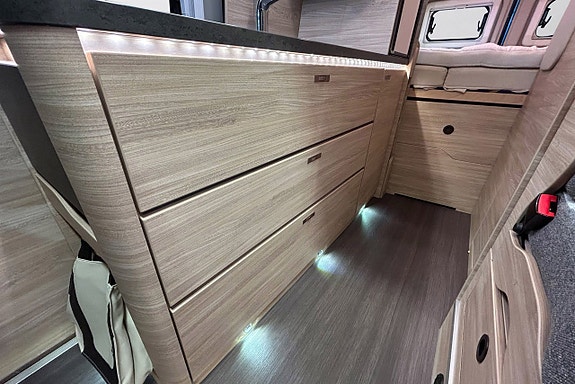 Knaus BOXSTAR 600 STREET 60 YEARS AUTOMAT Dieselvärmare SOLCELL 20 of 30
