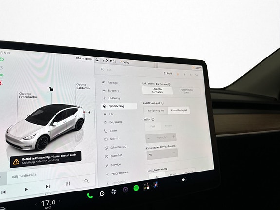 Tesla Model Y 25 of 30