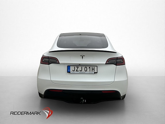 Tesla Model Y 8 of 30
