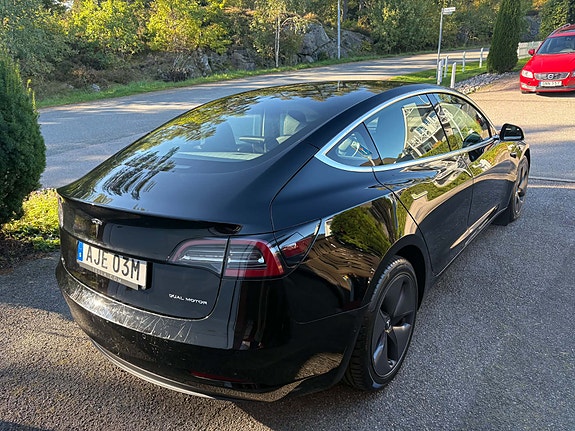 Tesla Model 3 5 of 5