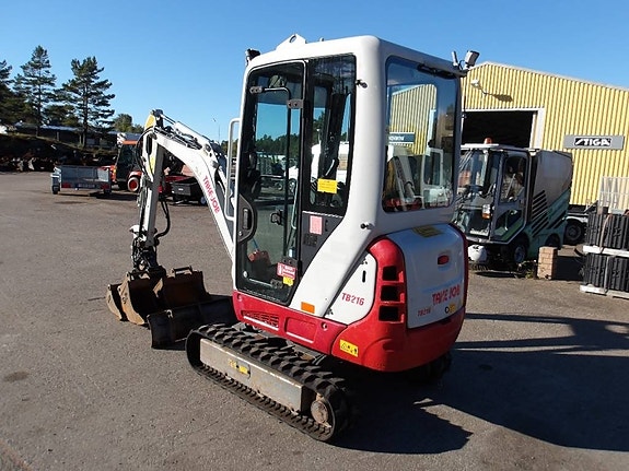 Takeuchi TB 216 med Powertilt 4 of 5