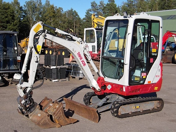 Takeuchi TB 216 med Powertilt
