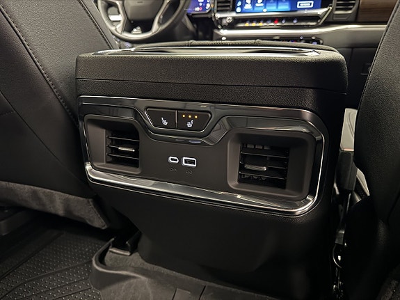 Chevrolet Silverado 1500 18 of 27