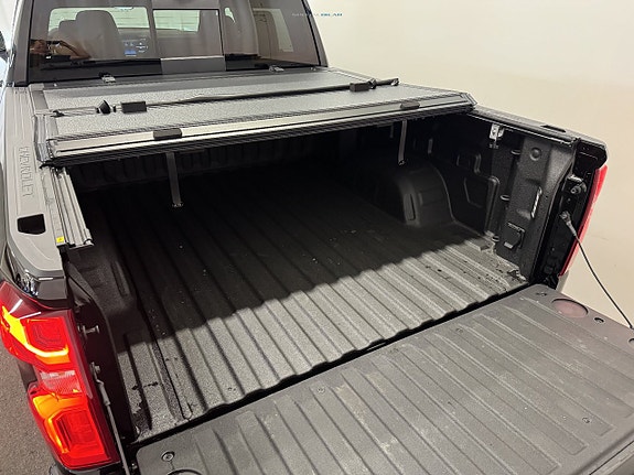 Chevrolet Silverado 1500 16 of 27
