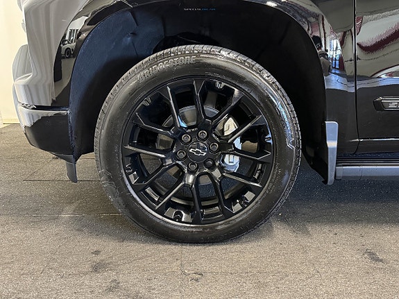 Chevrolet Silverado 1500 24 of 27