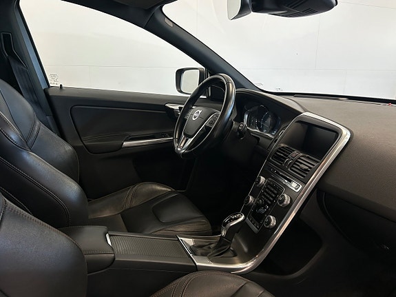 Volvo XC60 4 of 19