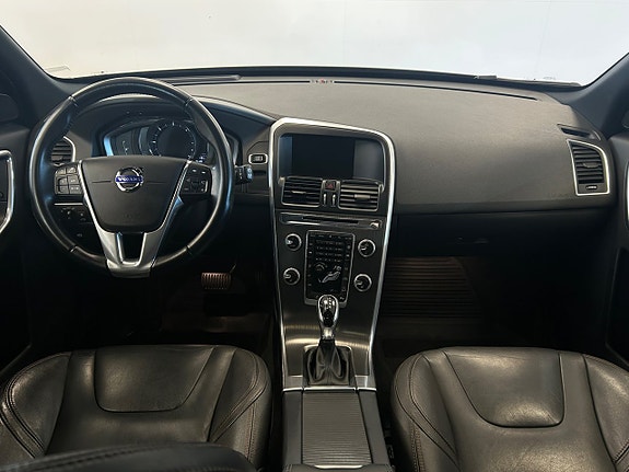 Volvo XC60 11 of 19