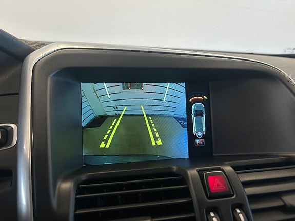 Volvo XC60 10 of 19
