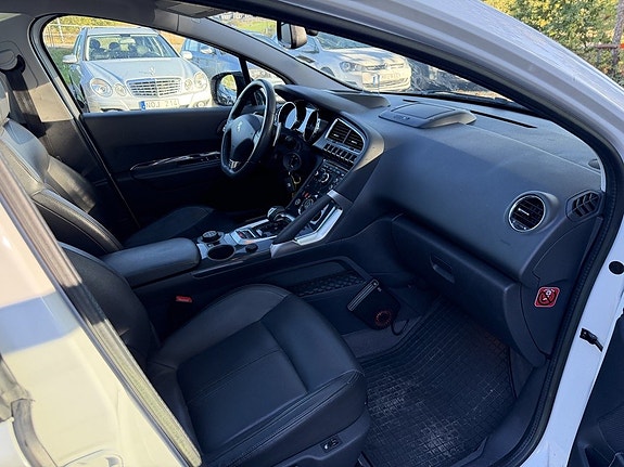 Peugeot 3008 12 of 29