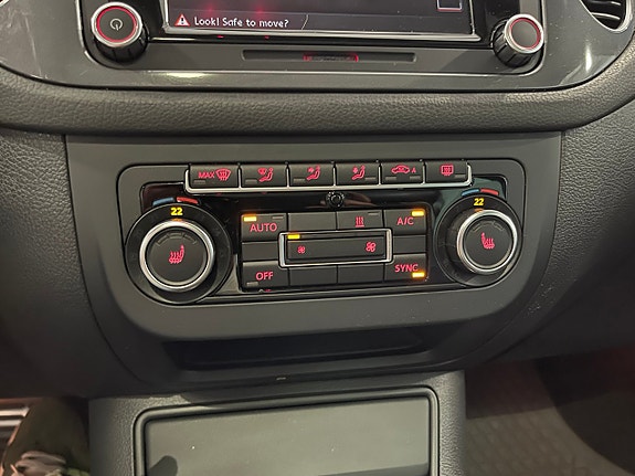 Volkswagen Tiguan 14 of 29