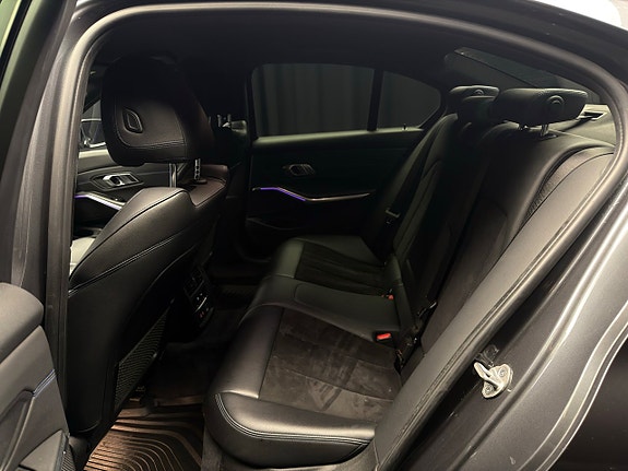 BMW 330e 12 of 30