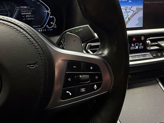 BMW 330e 20 of 30