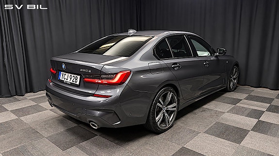 BMW 330e 4 of 30