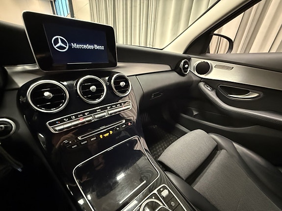 Mercedes-Benz C180 11 of 14