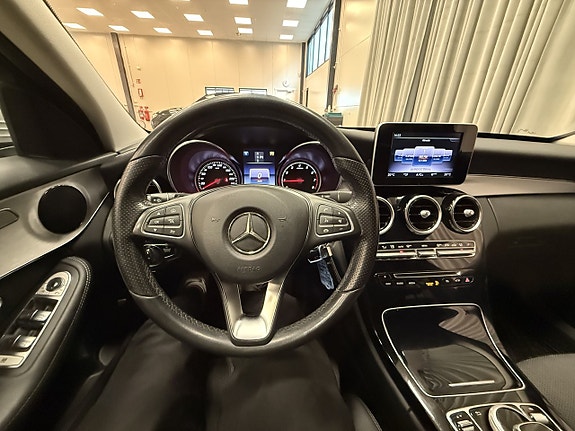 Mercedes-Benz C180 13 of 14