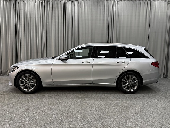 Mercedes-Benz C180 2 of 14