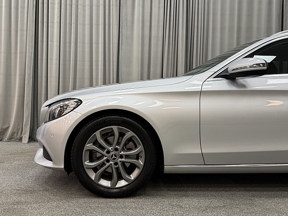 Mercedes-Benz C180 4 of 14