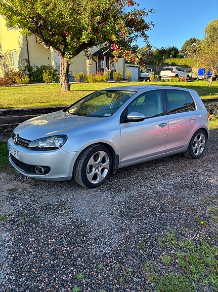 Volkswagen Golf VI 2 of 6