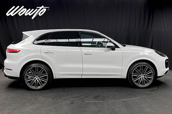 Porsche Cayenne 3 of 23