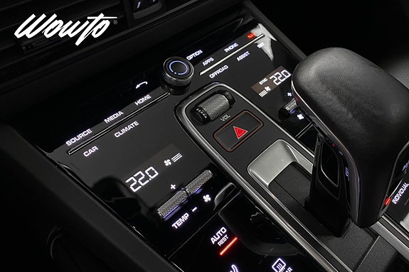 Porsche Cayenne 18 of 23