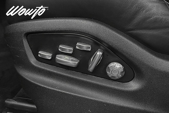 Porsche Cayenne 12 of 23