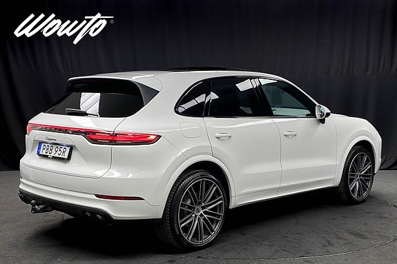 Porsche Cayenne 5 of 23