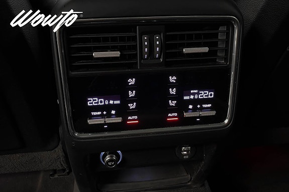 Porsche Cayenne 15 of 23