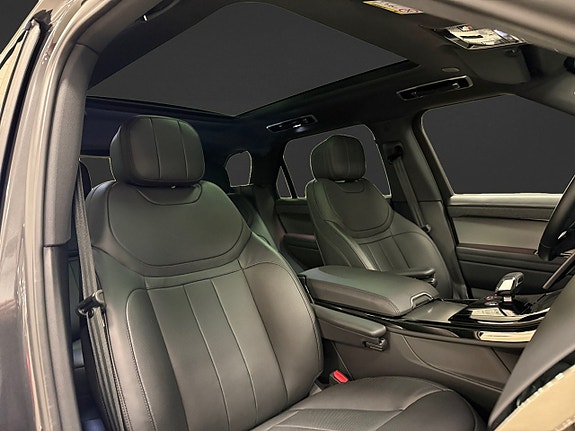 Land Rover Range Rover Sport 12 of 20