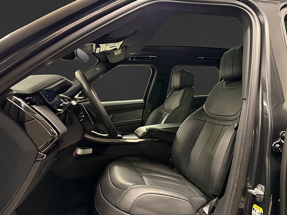 Land Rover Range Rover Sport 8 of 20