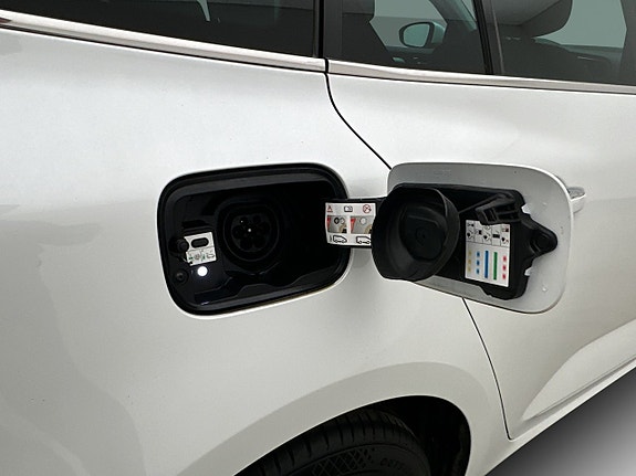 Renault Megane E-Tech 11 of 30