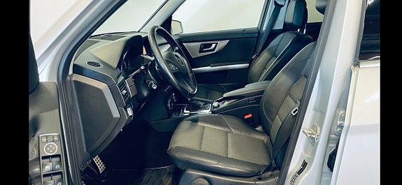 Mercedes-Benz GLK220 8 of 12