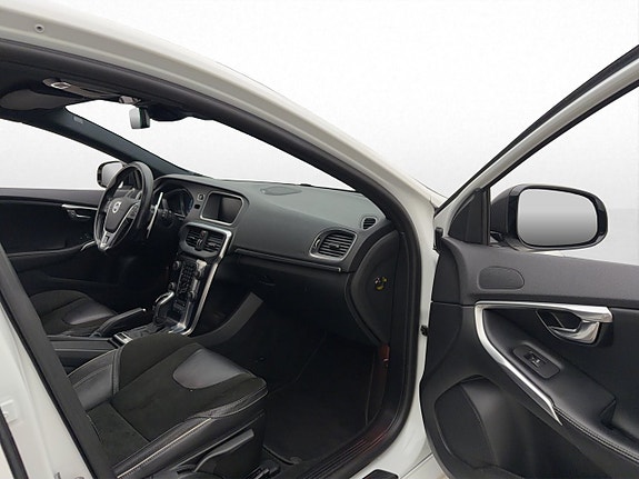 Volvo V40 25 of 30